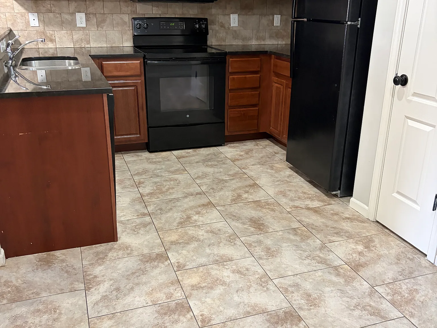 3 bed, 3.5 bath, 1530 sqft, $1,850 — Photo 2