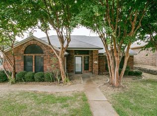 4015 Kingsferry Dr, Arlington, TX 76016