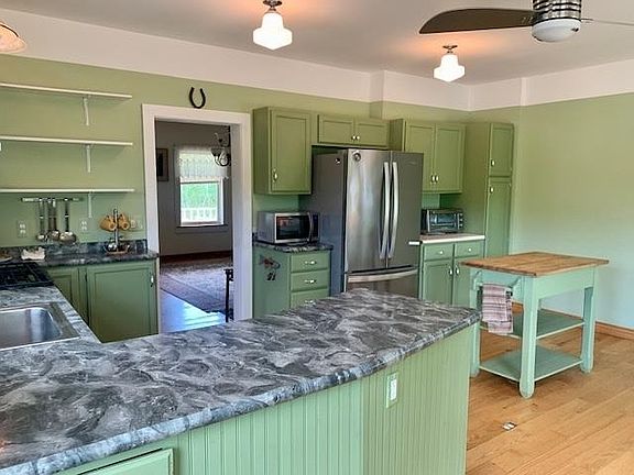 3rd image of 7923 Ferry Rd