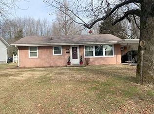 117 Dorris Dr, Fairfield, IL 62837