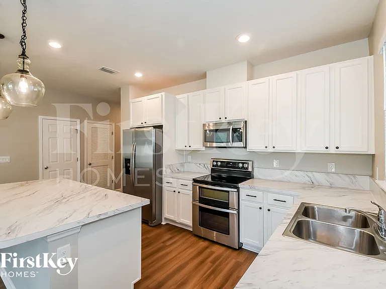 205 Orient Dr — Photo 9