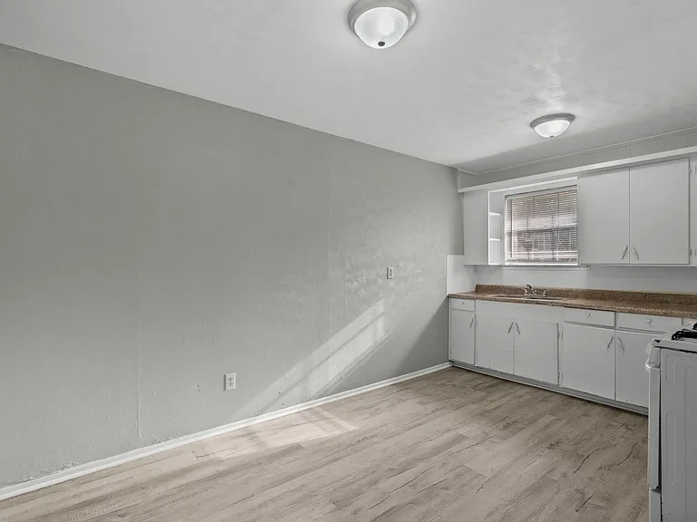 2729 Main St — Photo 14