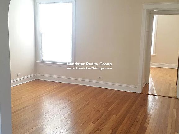 4th image of 2123 W Ainslie St #2