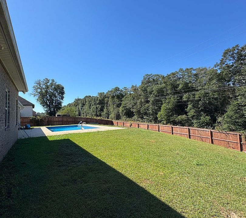 2nd image of 903 Homestead Way