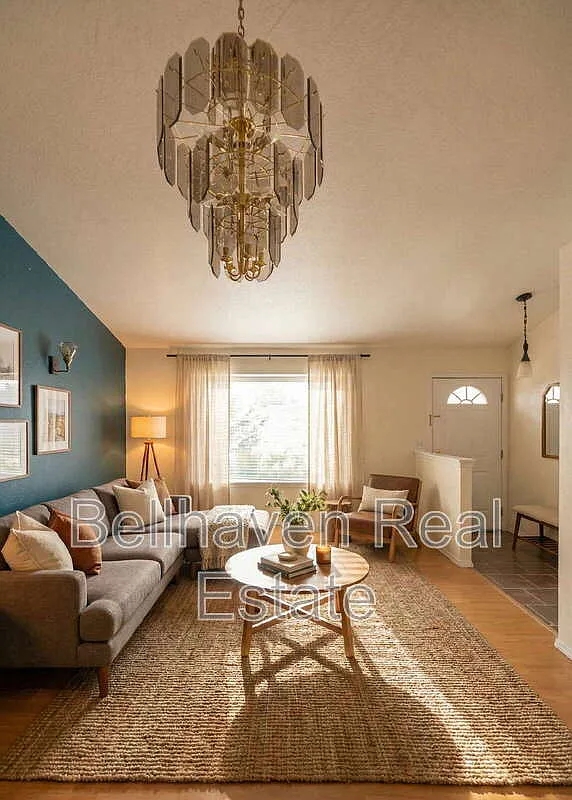 3 bed, 3.0 bath, 2108 sqft, $2,395 — Photo 2