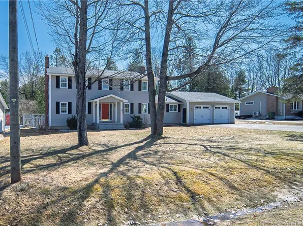 9 Deer Ln, New Maryland, NB E3C 1H8