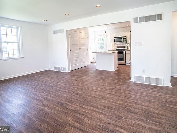2nd image of 82 Queen Ave