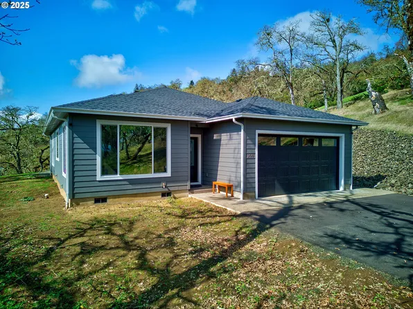 200 Platinum Dr, Roseburg, OR 97471