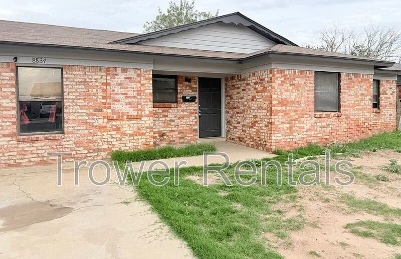 4 bed, 2.0 bath, 1916 sqft, $1,900 — Photo 4