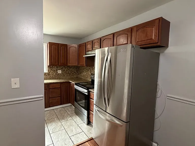 710 Sequoia Dr — Photo 2