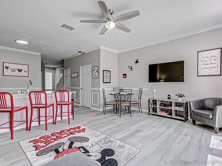 Silver Palm Dr — Photo 6