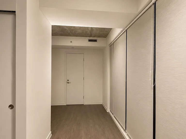 161 Roehampton Ave #530 — Photo 8