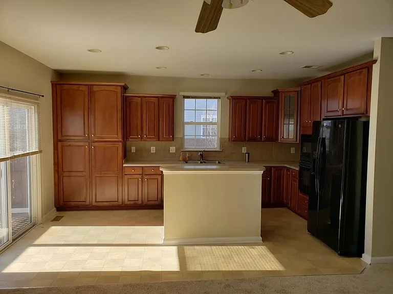 1006 Hoke Ln — Photo 4