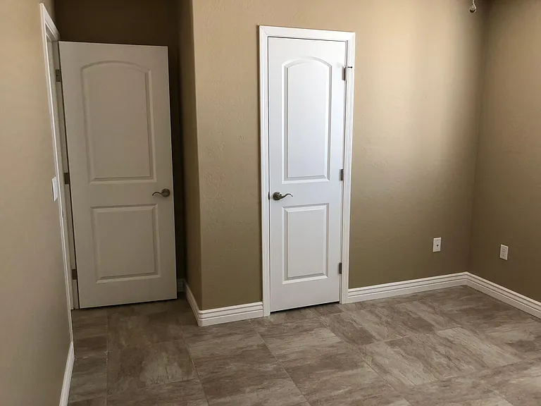 12985 S Laredo Rd — Photo 4