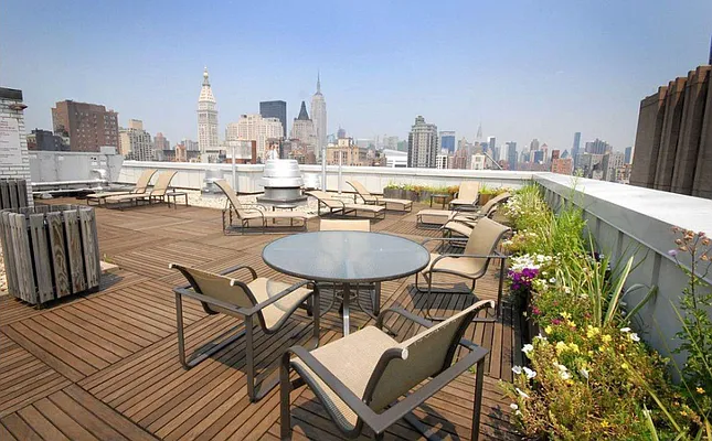 Sold by Compass | media 16