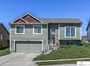 16914 Camden Ave, Omaha, NE 68116