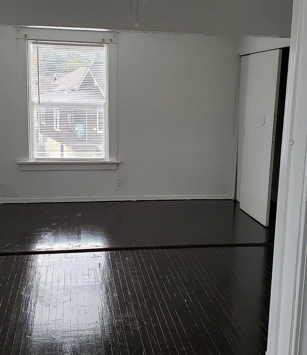 7019 Hunter Ave — Photo 2