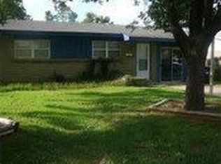 616 SW 14th St, Moore, OK 73160