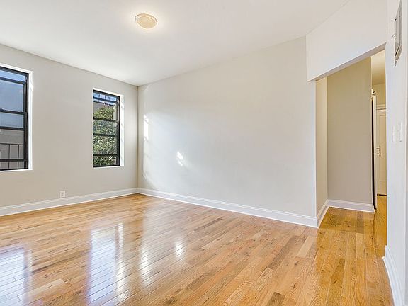 2nd image of 3058 34th St APT 4F