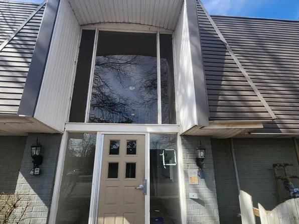 408 La Fontenay Ct #408, Louisville, KY 40223