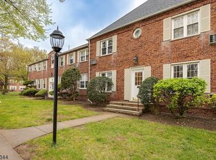 17A Parkway Vlg #17A, Cranford, NJ
