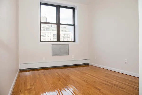 Rented by EXR | media 22