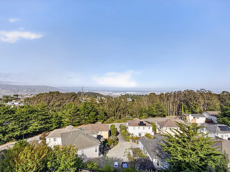 208 Goodwin Dr — Photo 26