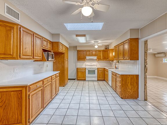 4th image of 614 Dorothy Jo Circle