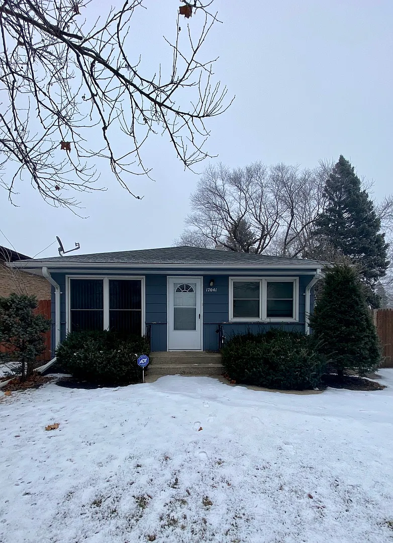 17041 Ridgewood Ave photo 1