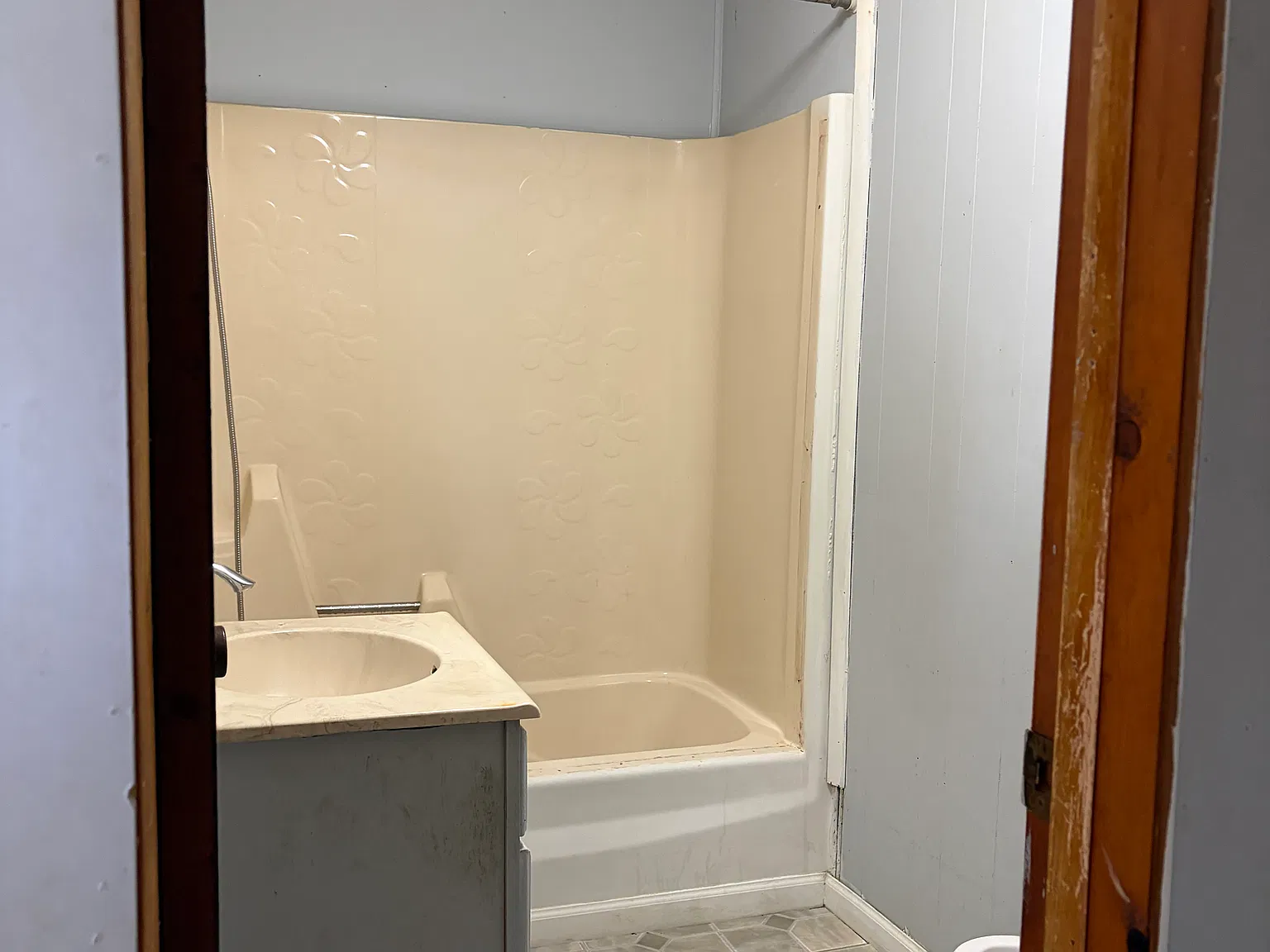 1 bed, $650 — Photo 2