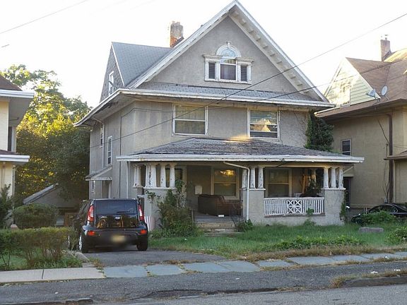 3rd image of 571 Lincoln Ave