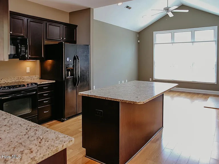 38 Elk Ridge Ln — Photo 7