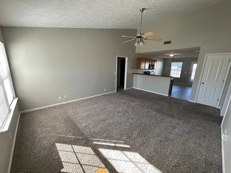1824 Cason Trl — Photo 4