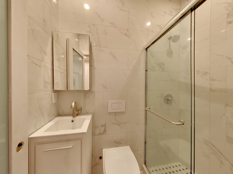 1050 Pine St #4 — Photo 17