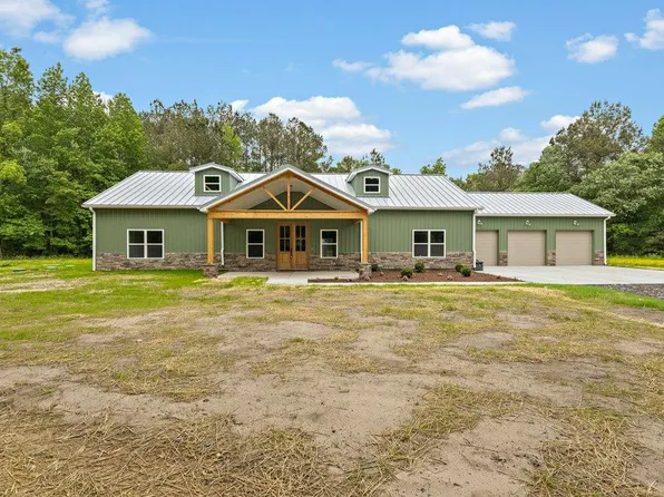 8374 D Rolfe Hwy, Dendron, VA 23839