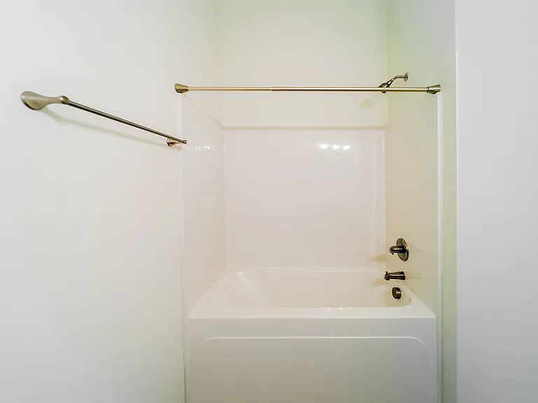 Janie Apartments — Photo 43