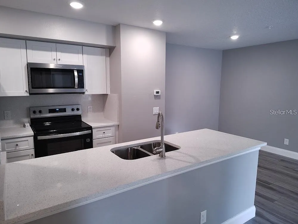2 bed, 2.0 bath, 938 sqft, $1,850 — Photo 4