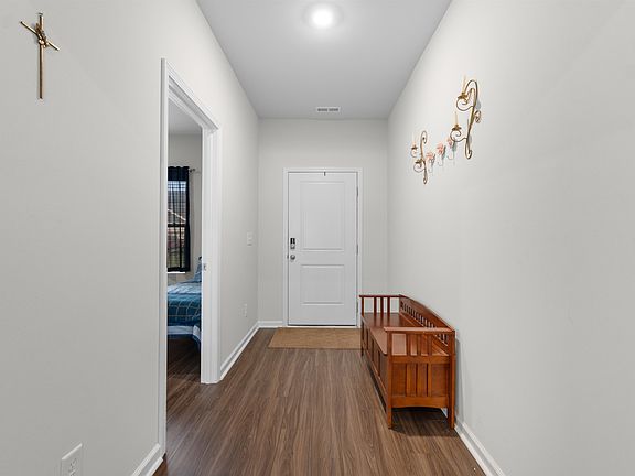 5th image of 152 Wagner Cir.