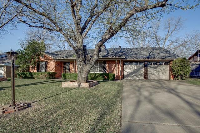 1st image of 3804 Carman Dr