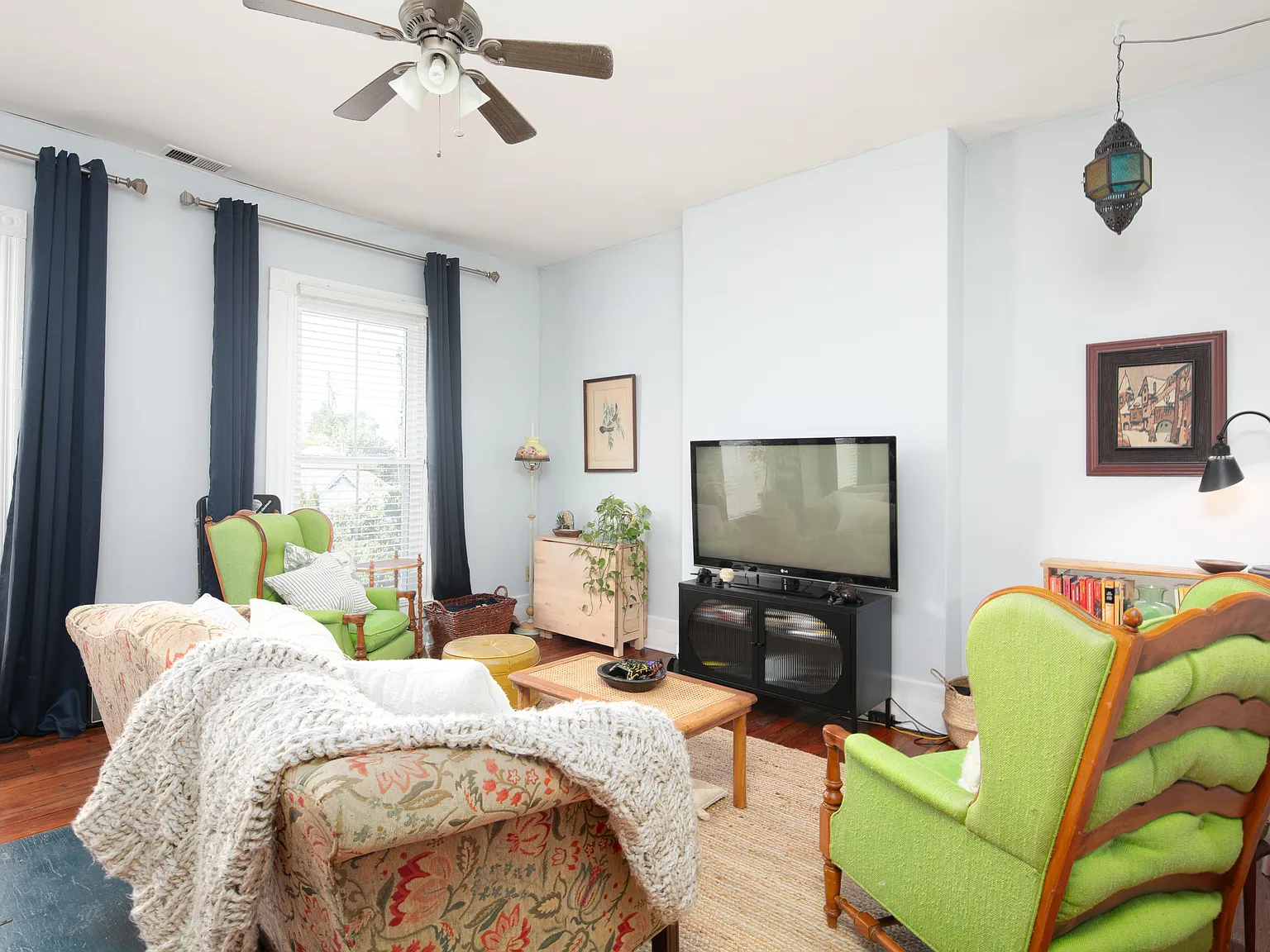 2 bed, 1211 sqft, $1,450 — Photo 3