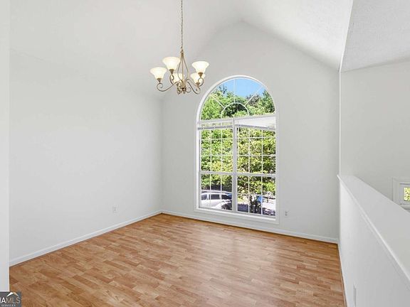 5th image of 3798 Market Cres