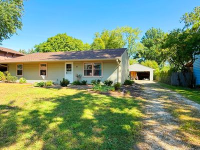 1041 N Elmwood Dr, Aurora, IL, 60506