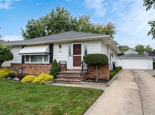 545 Ezmor Ln, Wickliffe, OH 44092