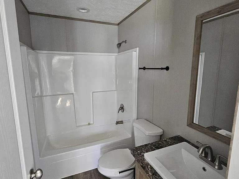 2737 W Washington Ctr #141 — Photo 10