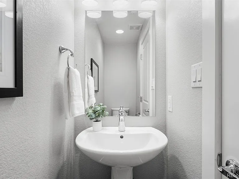 1245 Utica St #103 — Photo 12