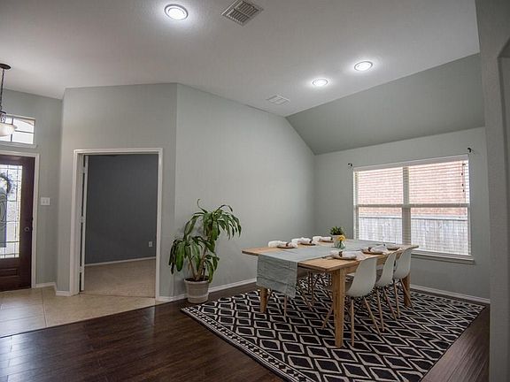 4th image of 809 Hardwood Dr
