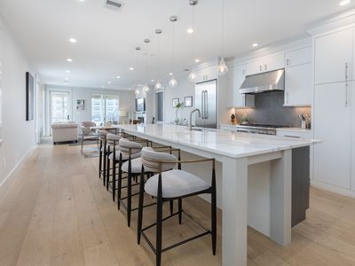 409 E 7th St FLOOR 1, Boston, MA, 02127