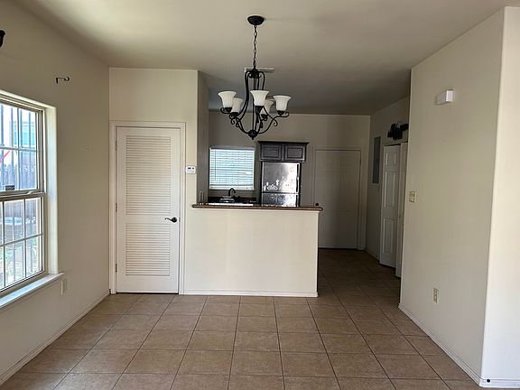 3rd image of 1007 Emerald Valley Dr APT 6