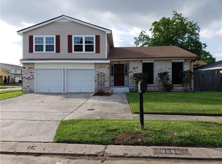 3898 Greenbriar Ln, Harvey, LA 70058