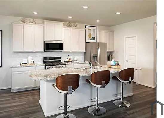 4 bed, 1989 sqft, $2,800 — Photo 4